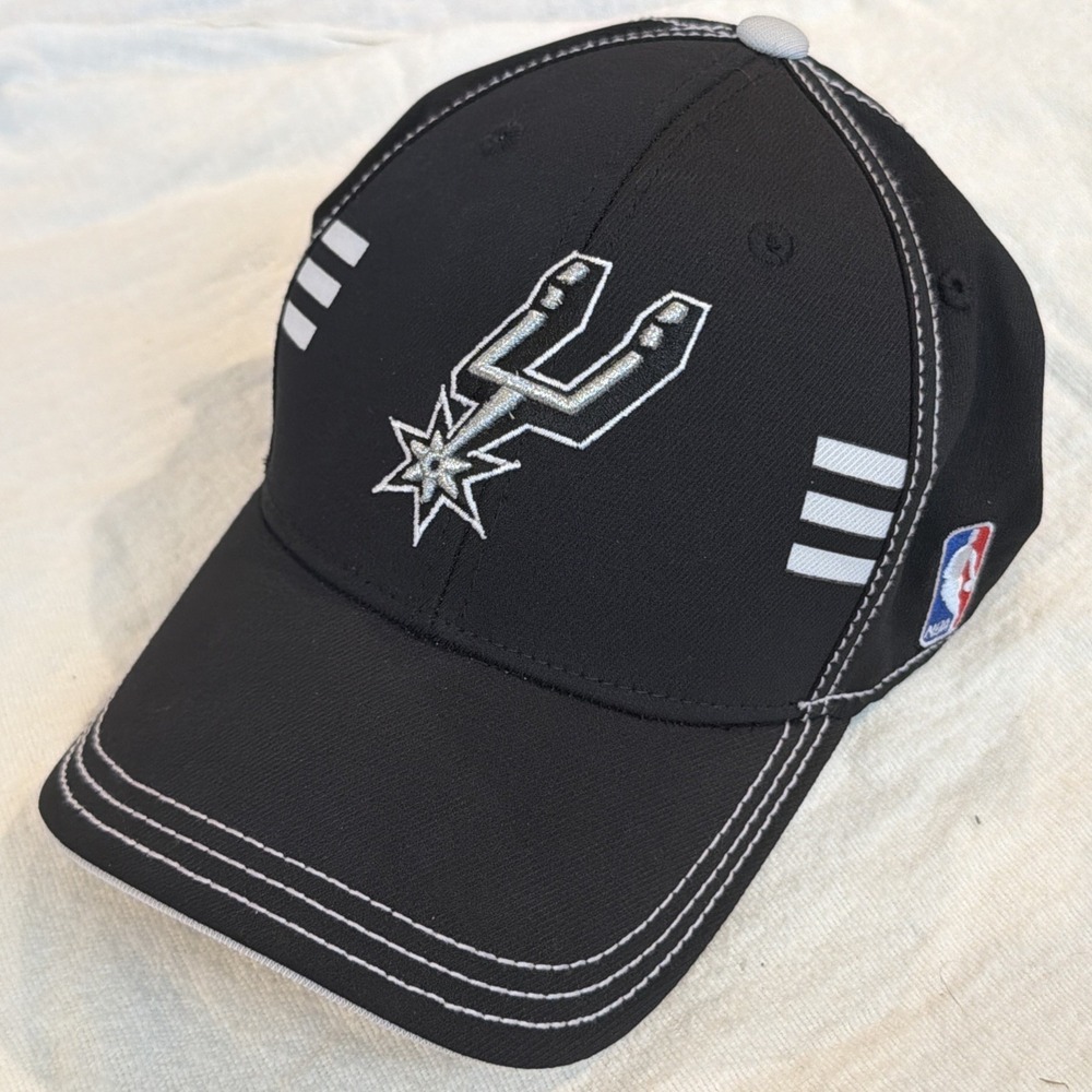 San Antonio Spurs Official NBA Draft Adidas Baseball Cap Fitted Size S / M NWOT